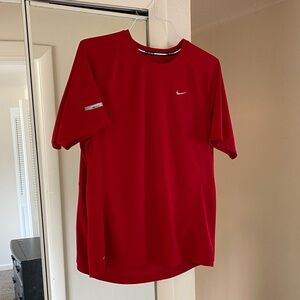 Nike Men's Vibrant Red Short Sleeve running Tee (L) LIKE NEW